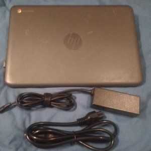 HP Chromebook 11 G6 EE- NICE Laptop! Google Play Store/Still receives updates!